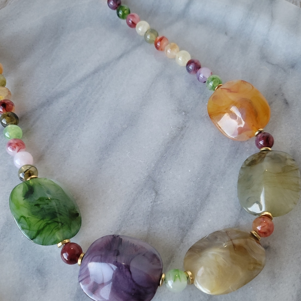 Vintage Beaded Marbled Beads Colored Necklace